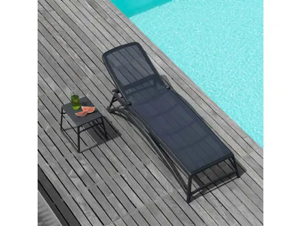 Lettino Atlas Bed in tessuto sintetico traspirante con struttura in polipropilene di La Seggiola