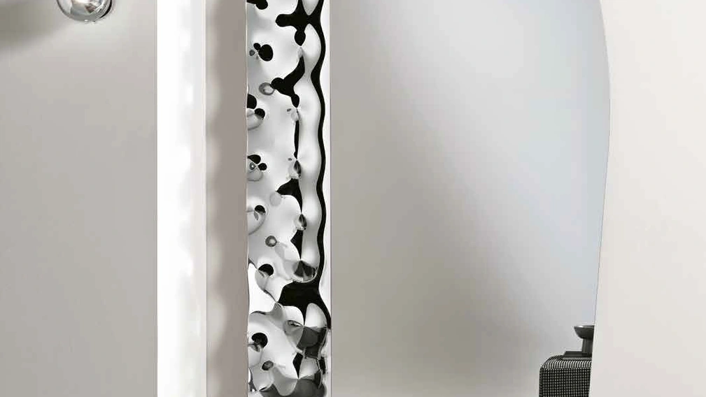 Specchio Lock con inserto in vetro mosso di Capodarte