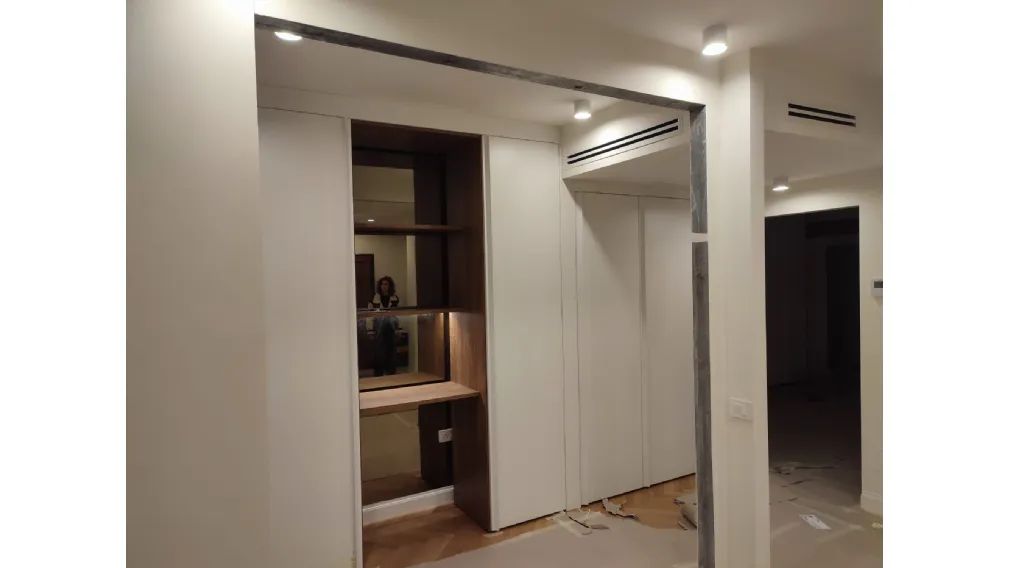 L'Arte del Su Misura: Integrare Funzionalità e Design in un Armadio Evoluto a Latina