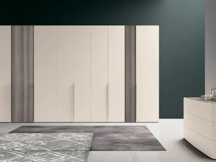 Armadio con ante battenti Vitalyty Solid e Style in laccato opaco Mandorla e melaminico Eucalipto Argento di Colombini Casa