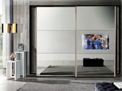 Armadio con ante a specchio con TV integrato Diamond di Mobil Più