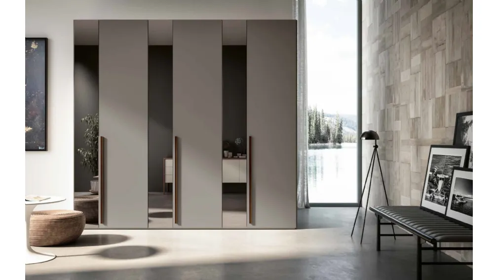 Armadio con anta battente in Grigio cenere opaco e specchi Flex di Imab
