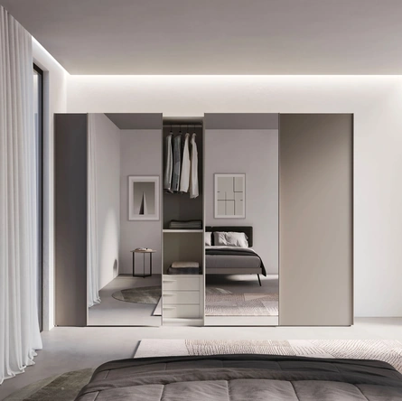Armadio Night 48 con ante scorrevoli finitura Platino e Specchio di Nardi Interni