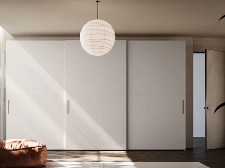 Armadio ad ante scorrevoli Split Night 36 in laccato opaco Perla di Orme