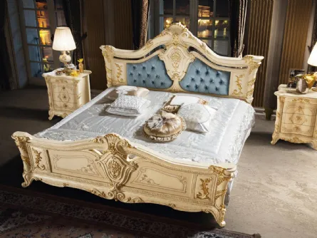 Comodino in legno intarsiato e decorato in foglia d'oro Madame Royale di Mobil Più