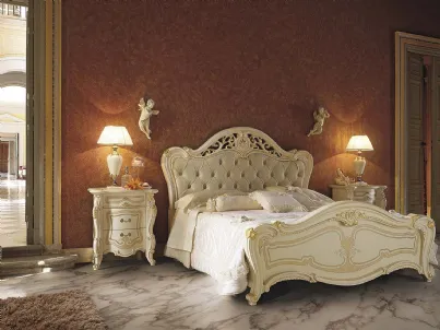 Comodino in legno decorato e intarsiato Opera di Mobil Più