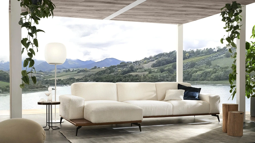 Divano in tessuto imbottito Alfred di Delta Salotti