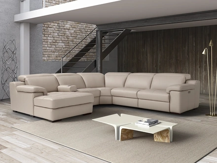 Divano angolare con penisola California di Delta Salotti