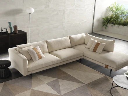 Divano in tessuto Ivan di Delta Salotti