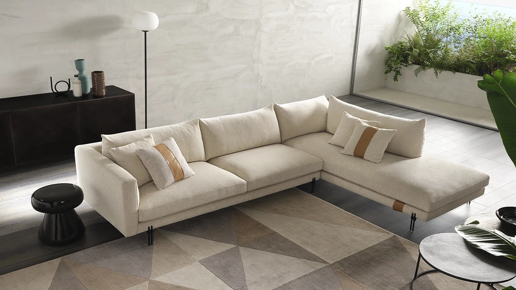 Divano in tessuto Ivan di Delta Salotti