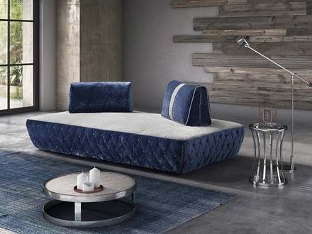 Divano in tessuto imbottito Talk di Delta Salotti