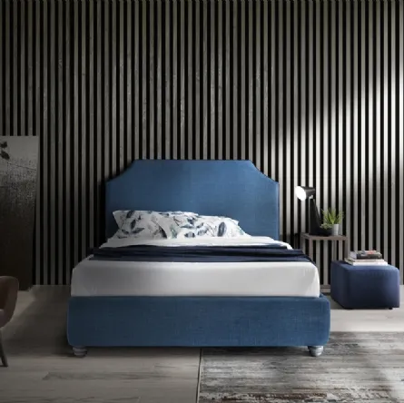 Letto in tessuto blu con testiera sagomata Austin di Artigianaletti
