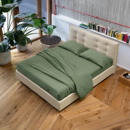 Letto moderno con testiera trapuntata Bob Capitonné di Noctis