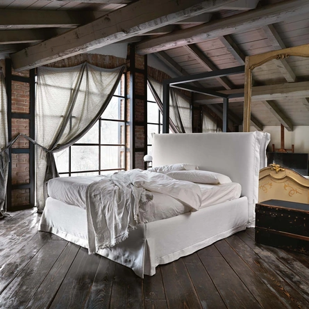 Letto con testiera imbottita Chloè di Noctis