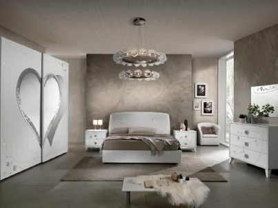 Letto in pelle con testiera decorata Nancy di Mobil Più