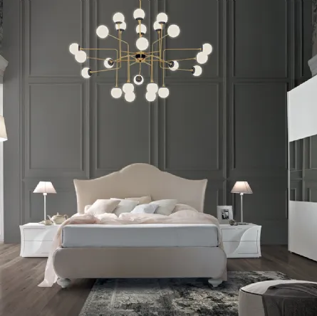 Letto in velluto avorio rosa con testiera Ninfa di Cecchini Italia