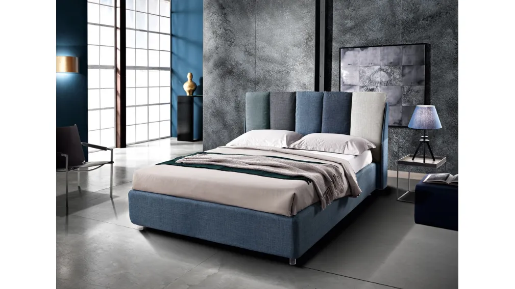 Letto matrimoniale in tessuto con testiera imbottita Pillow di Artigianaletti