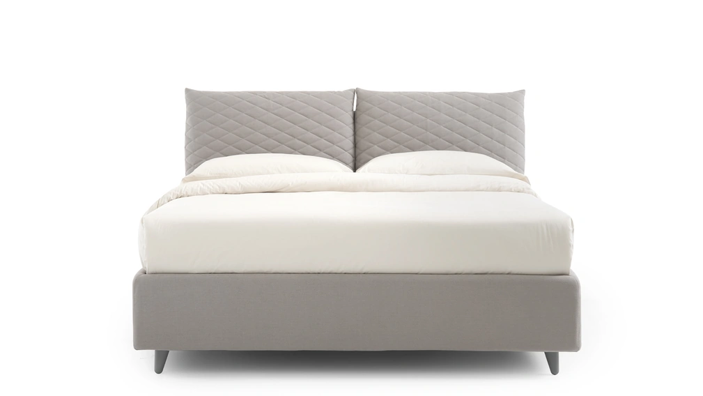 Letto con testiera trapuntata So Regular di Noctis