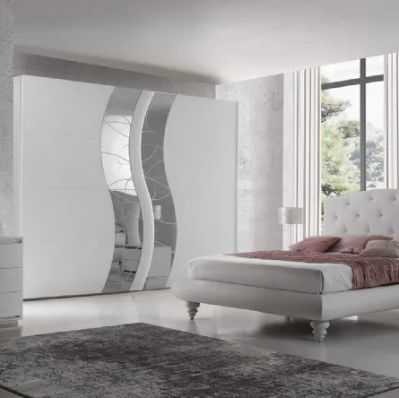 Letto con testiera trapuntata in ecopelle imbottito Venere Swarovski di Cecchini Italia