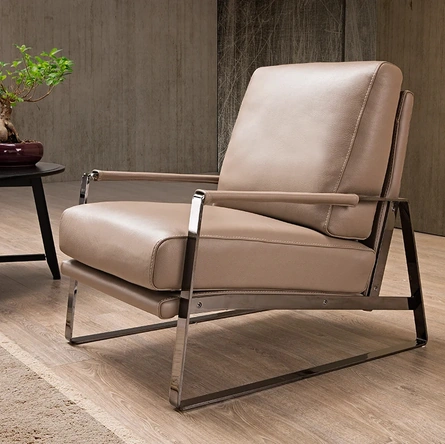 Poltrona in pelle Elsa di Delta Salotti