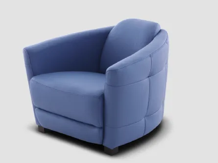 Poltroncina di design in pelle con trapuntatura esterna Oxa di Kermes divani