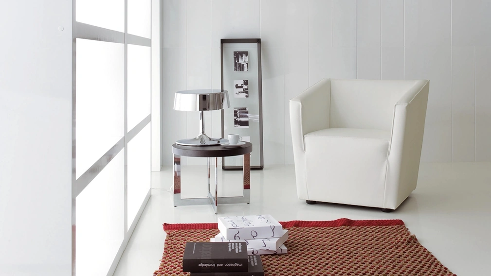 Poltroncina in pelle Sally di Delta Salotti