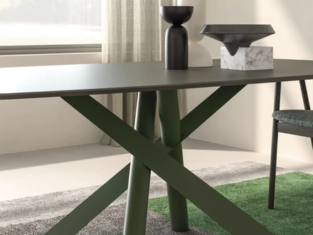 Tavolo Diago Ellittico in laccato Tufo e Pino di Orme