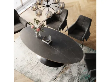 Tavolo Possibilità Ovale in ceramica con base in alluminio di Kare Design