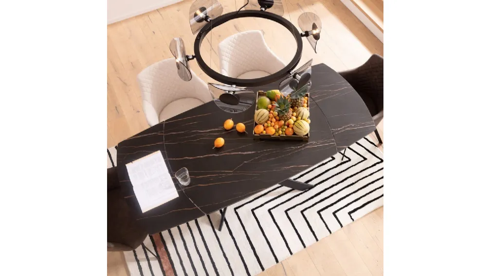 Tavolo allungabile Twist con top in ceramica di Kare Design