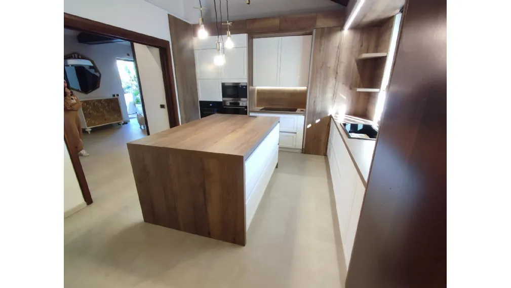 L’Arte della Cucina su Misura: Eleganza e Funzionalità nelle Ville di Latina
