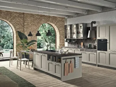 Cucina Classica con isola Epoca 03 in Frassino laccato poro aperto Creta di Astra