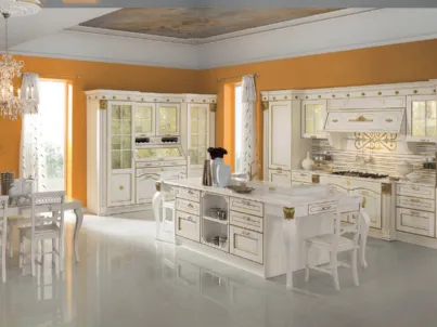 Cucina Classica con isola Imperial Elegance in Frassino Bianco canapa decapato e foglia oro di Aran