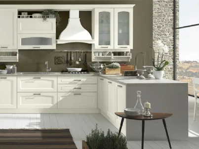 Cucina Classica con penisola Memory Bianco in legno laccato di Evo Cucine