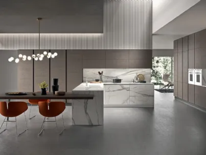 Cucina Design con penisola Mood 01 in laminato effetto marmo e legno di Astra