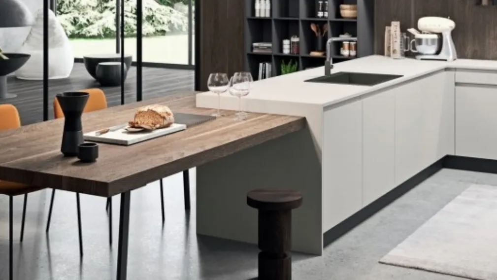 Cucina in laccato bianco e antracite e penisola in legno Line di Astra