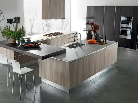 Cucina Moderna a isola SP22 03 in laminato finitura effetto legno di Astra