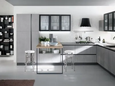 Cucina su misura angolare con penisola Agorà finitura Grigio Cemento di Evo Cucine