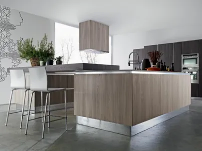 Cucina con doppia isola e tavolo a penisola in legno Sp 22 di Astra