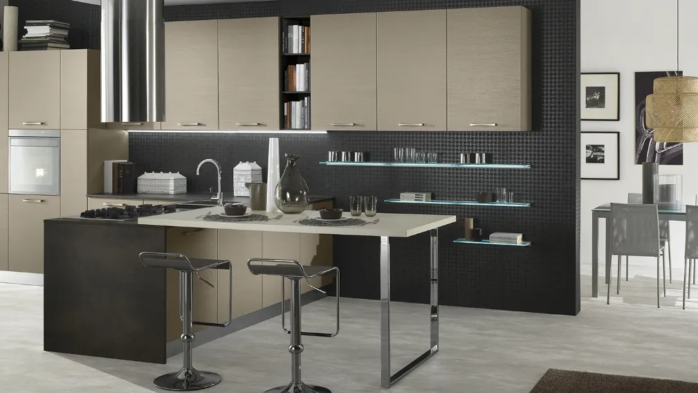 Cucina in linea Verna in legno laccato e laminato di Evo Cucine