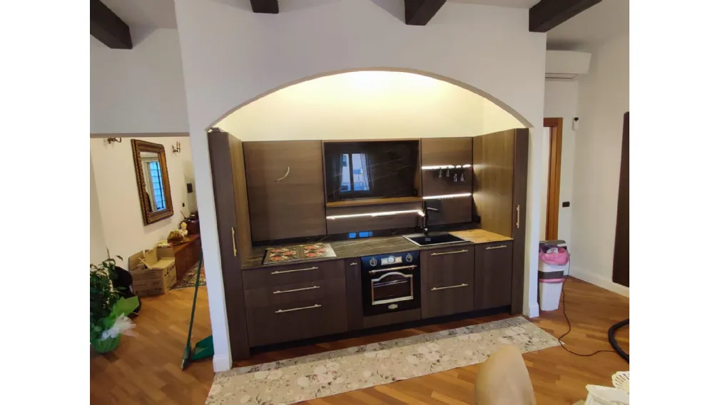Eleganza su Misura: Falegnameria e Design in un Appartamento nel centro storico di Latina