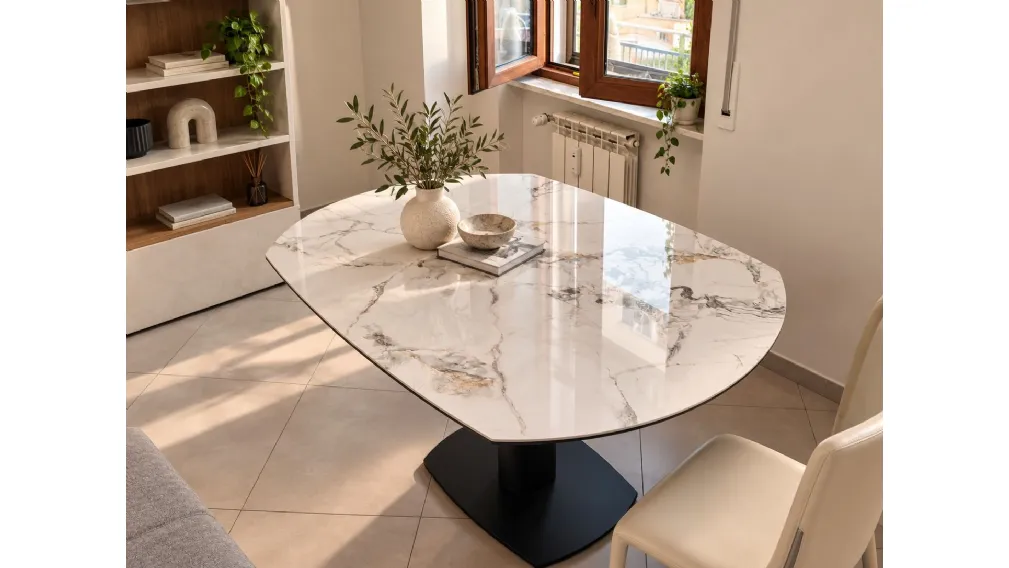 Progettazione Zona Living a Civitavecchia: Elegante Parete Attrezzata, Vetrina LED e Madia Abbinata