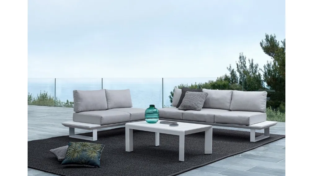 Divano da giardino con tavolino modello Konnor di Bizzotto