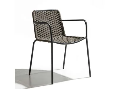 Poltroncina Café de Paris in metallo rivestita in corda piatta poliestere color tortora di La Seggiola