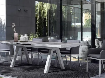 Tavolo in ceramica e Sedie imbottite Lunar di Bizzotto