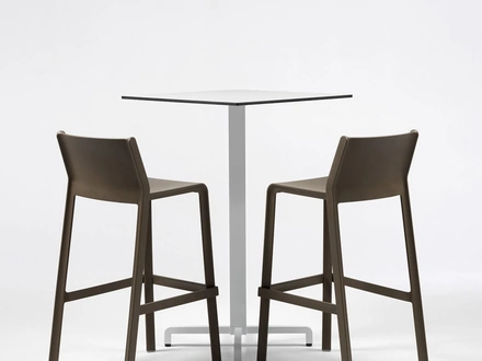 Sgabello per esterni in polipropilene Trill Stool di Nardi